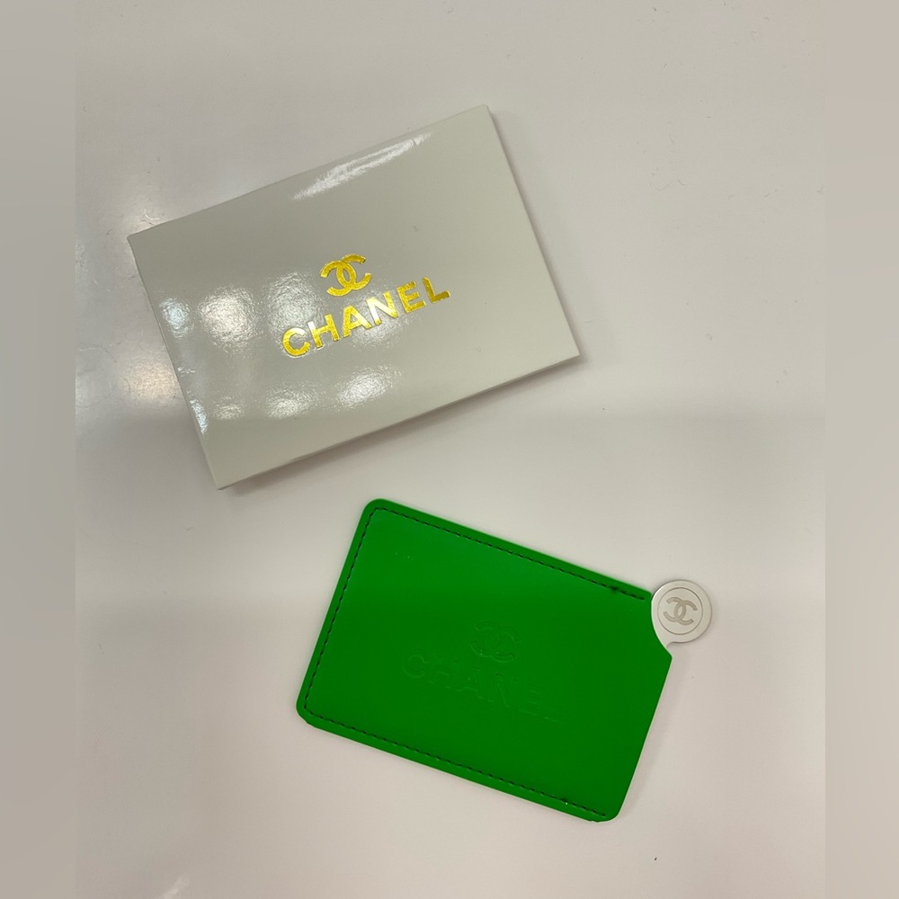 NIB CHANEL GWP Vibrant Green Card Holder & Mirror with Logo